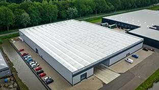 Business space with sandwichroof 7.022 m²